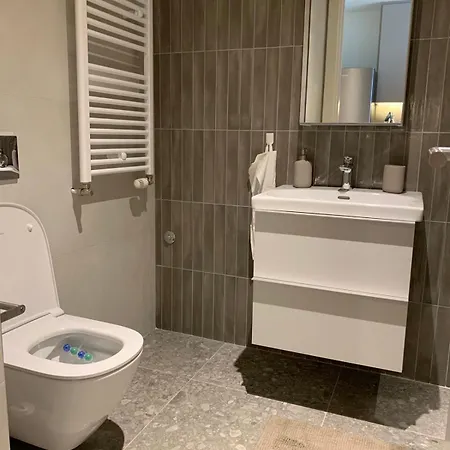 Waterfront - Na Vodi - Bg011