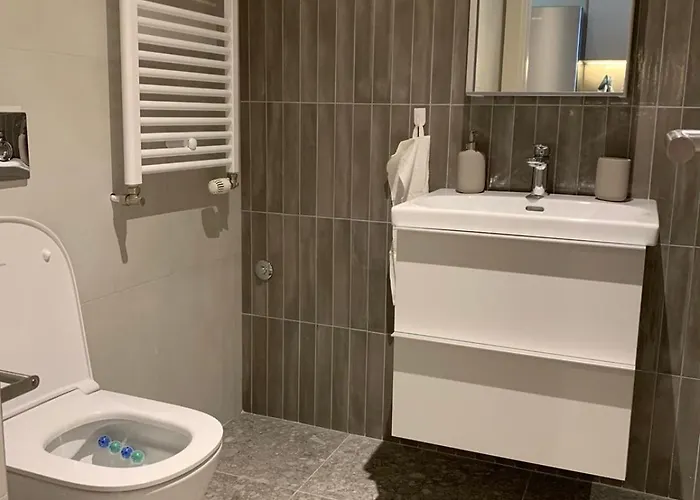 Waterfront - Na Vodi - Bg011